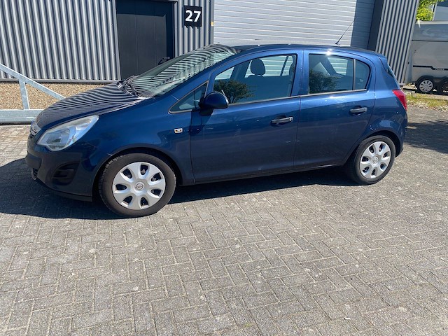 Personenauto opel corsa benzine 69pk 2011 (marge) - afbeelding 1 van  1