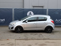 Personenauto opel corsa benzine (marge) - afbeelding 1 van  1