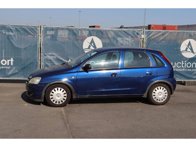 Personenauto opel corsa diesel 70pk 2004 (marge) - afbeelding 1 van  1