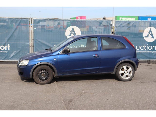 Personenauto opel corsa diesel 70pk 2004 (marge) - afbeelding 1 van  1