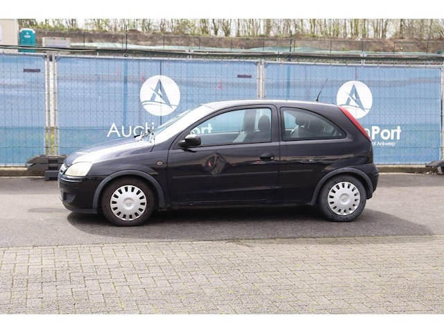 Personenauto opel corsa diesel 70pk 2005 (marge) - afbeelding 1 van  1
