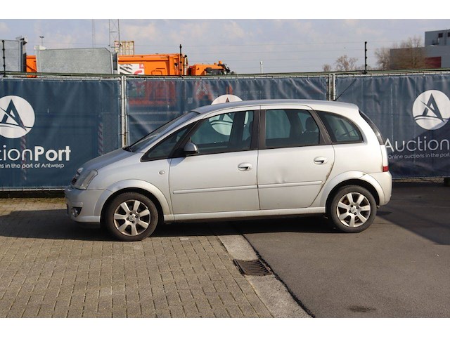 Personenauto opel ecoflex diesel 75pk 2010 (marge) - afbeelding 1 van  1