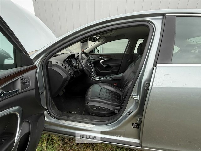 Personenauto opel insignia - afbeelding 2 van  56