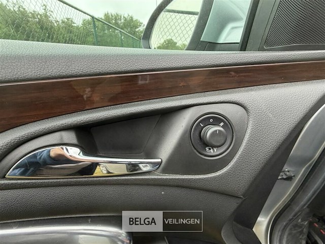 Personenauto opel insignia - afbeelding 15 van  56