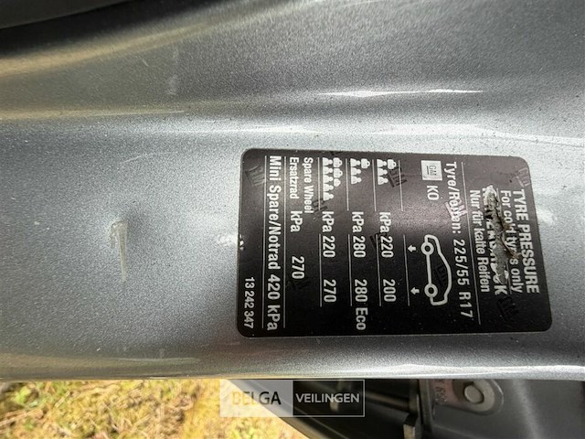 Personenauto opel insignia - afbeelding 31 van  56