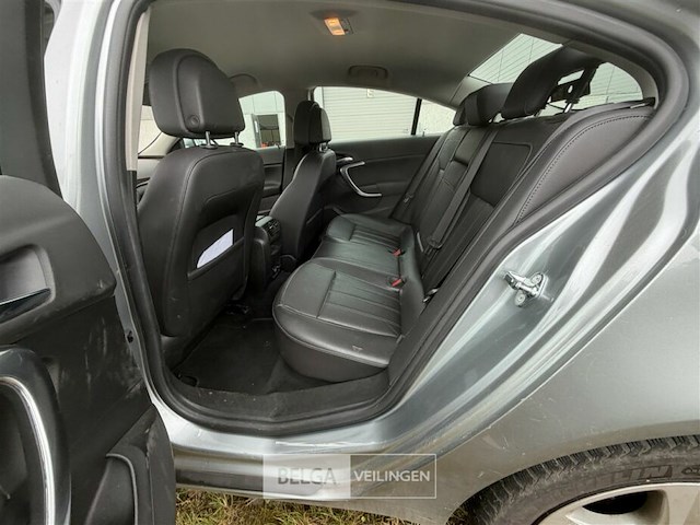 Personenauto opel insignia - afbeelding 33 van  56