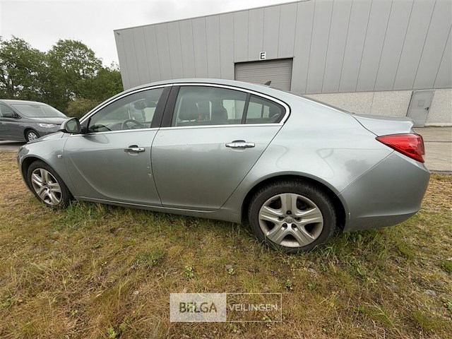 Personenauto opel insignia - afbeelding 50 van  56