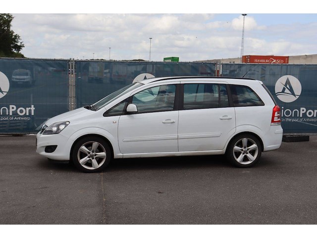 Personenauto opel zafira benzine 120pk 2014 (marge) - afbeelding 1 van  1