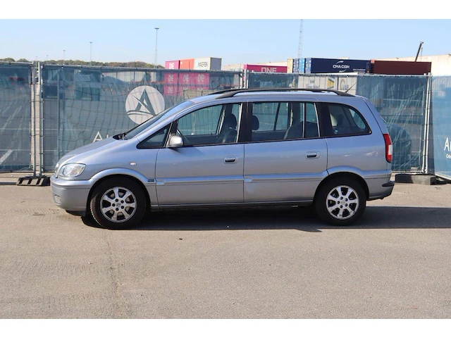 Personenauto opel zafira diesel 100pk 2004 (marge) - afbeelding 1 van  1