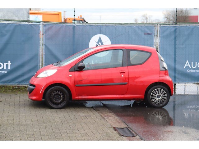 Personenauto peugeot 107 benzine 68pk 2007 (marge) - afbeelding 1 van  1