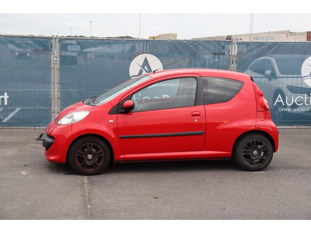 Personenauto peugeot 107 benzine 68pk 2007 (marge) - afbeelding 1 van  1