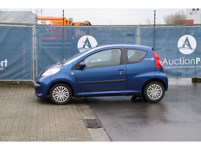 Personenauto peugeot 107 benzine 68pk 2008 (marge) - afbeelding 1 van  1