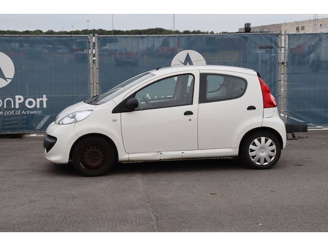 Personenauto peugeot 107 benzine 68pk 2008 (marge) - afbeelding 1 van  1