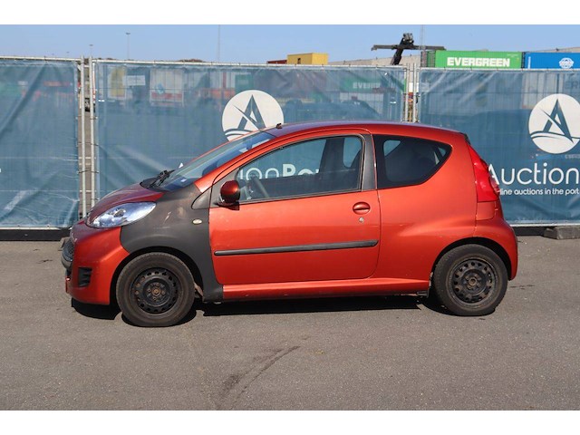 Personenauto peugeot 107 benzine 68pk 2009 (marge) - afbeelding 1 van  1