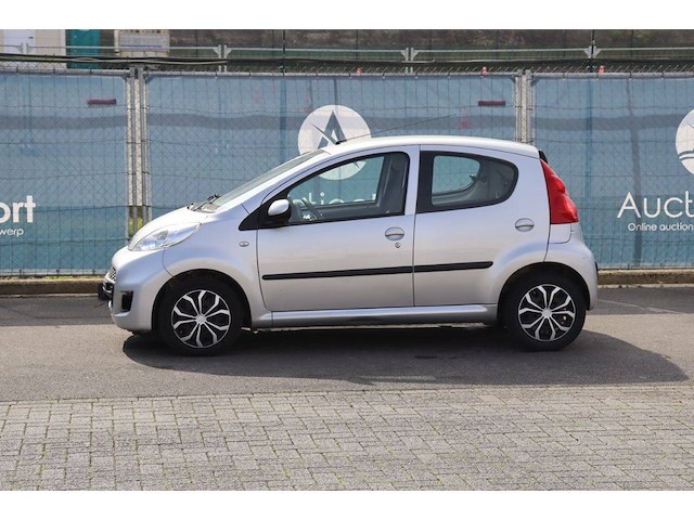Personenauto peugeot 107 benzine 68pk 2011 (marge) - afbeelding 1 van  1