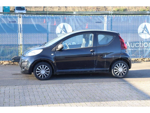 Personenauto peugeot 107 benzine 68pk 2012 (marge) - afbeelding 1 van  1