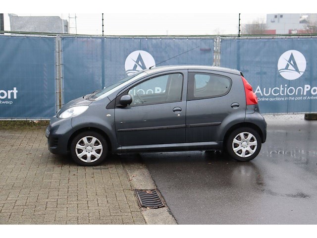 Personenauto peugeot 107 diesel 54pk 2010 (marge) - afbeelding 1 van  1