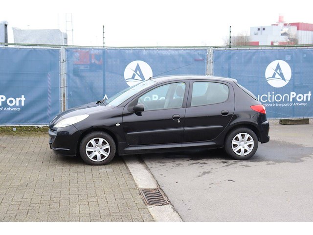 Personenauto peugeot 206+ benzine 60pk 2010 (marge) - afbeelding 1 van  1