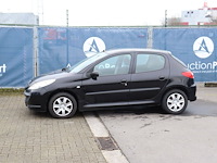Personenauto peugeot 206+ benzine 60pk 2010 (marge) - afbeelding 1 van  1