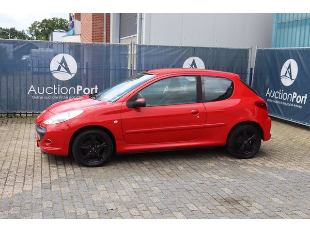 Personenauto peugeot 206+ benzine 75pk 2010 - afbeelding 1 van  1