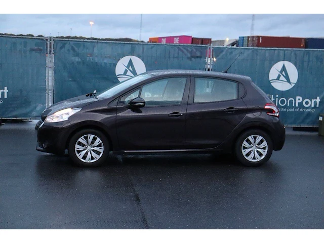 Personenauto peugeot 208 benzine 68pk 2014 (marge) - afbeelding 1 van  1