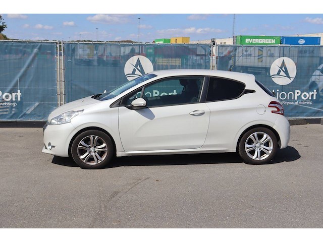 Personenauto peugeot 208 benzine 82pk 2014 - afbeelding 1 van  1