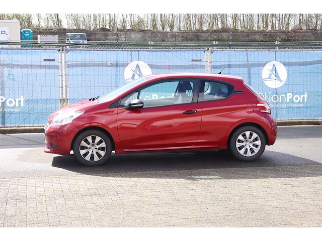 Personenauto peugeot 208 benzine 82pk 2015 (marge) - afbeelding 1 van  1