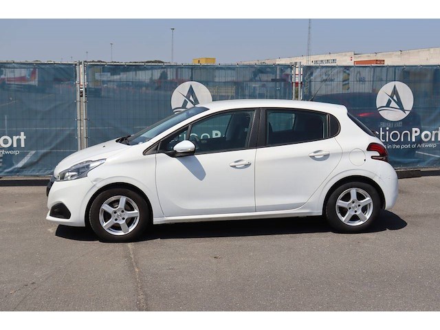 Personenauto peugeot 208 benzine 82pk 2018 (marge) - afbeelding 1 van  1