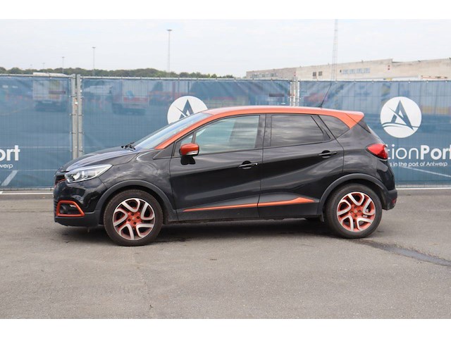 Personenauto renault captur benzine 90pk 2015 (marge) - afbeelding 1 van  1