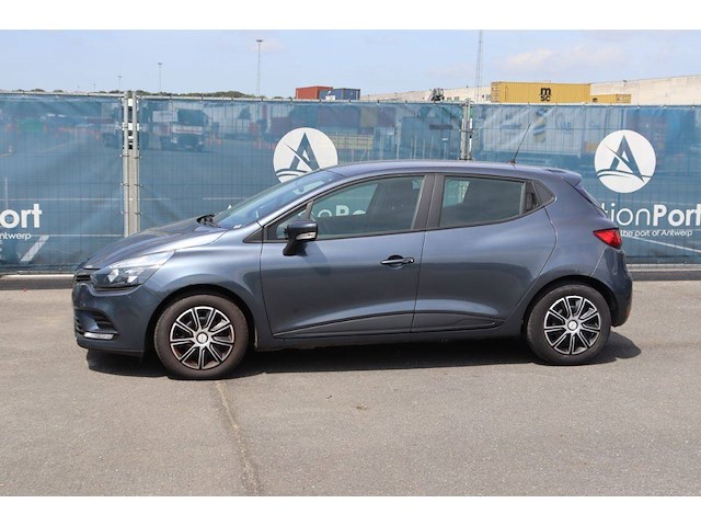 Personenauto renault clio benzine 74pk 2017 (marge) - afbeelding 1 van  1