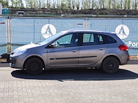 Personenauto renault clio benzine 75pk 2009 (marge)