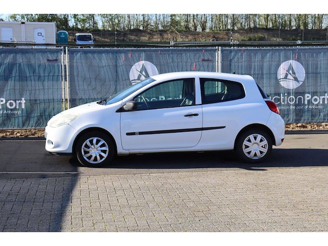 Personenauto renault clio benzine 75pk 2010 (marge) - afbeelding 1 van  1