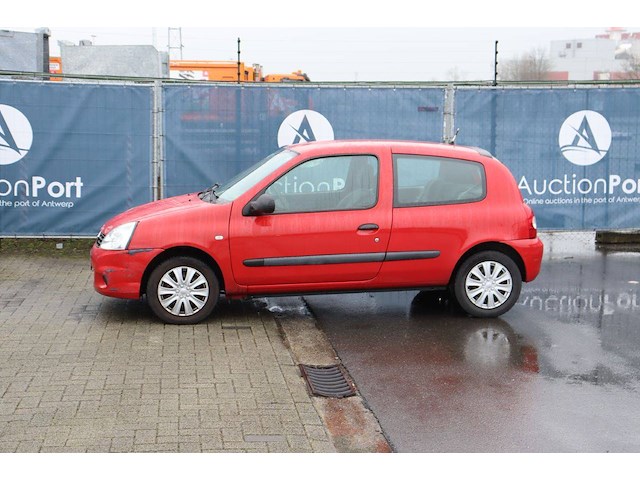 Personenauto renault clio benzine 89pk 2012 (marge) - afbeelding 1 van  1