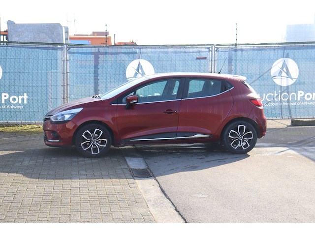 Personenauto renault clio benzine 90pk 2019 (marge) - afbeelding 1 van  1