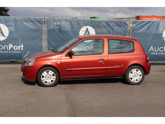 Personenauto renault clio diesel 65pk 2005 (marge) - afbeelding 1 van  1