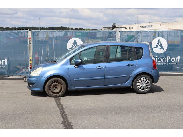 Personenauto renault grand benzine 75pk 2011 (marge) - afbeelding 1 van  1