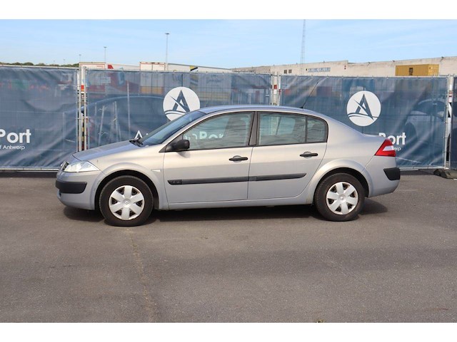 Personenauto renault mégane benzine 98pk 2004 (marge) - afbeelding 1 van  1
