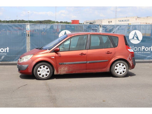 Personenauto renault scenic benzine 113pk 2006 (marge) - afbeelding 1 van  1
