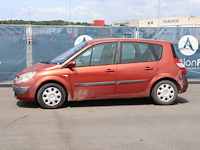 Personenauto renault scenic benzine 113pk 2006 (marge) - afbeelding 1 van  1