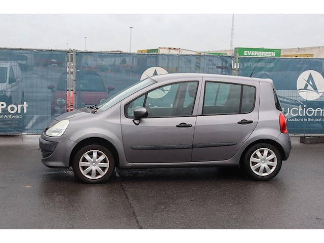 Personenauto renault trafic benzine 82pk 2002 (marge) - afbeelding 1 van  1