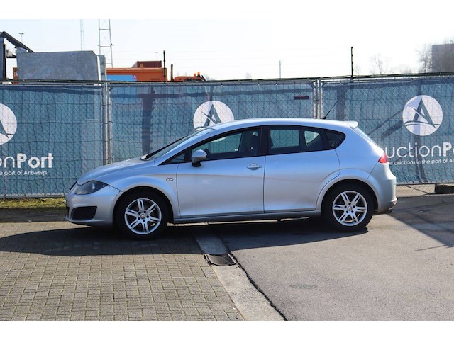 Personenauto seat leon diesel 105pk 2010 (marge) - afbeelding 1 van  1