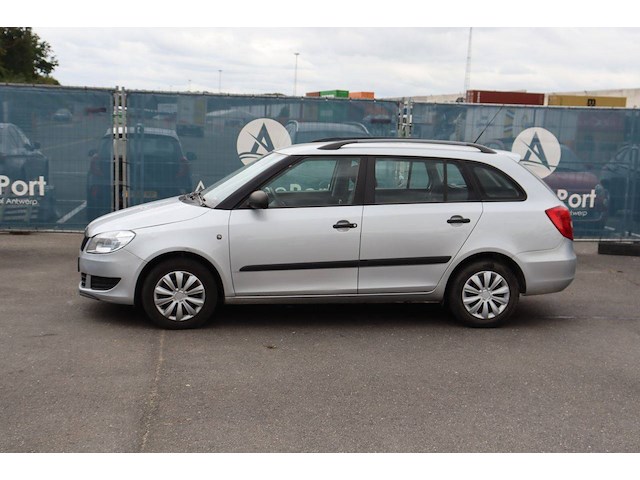 Personenauto skoda fabia benzine 70pk 2010 (marge) - afbeelding 1 van  1