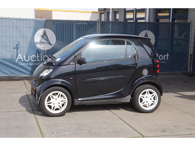 Personenauto smart fortwo coupe benzine 61pk 2004 - afbeelding 1 van  1