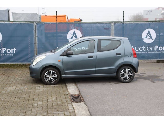 Personenauto suzuki alto benzine 68pk 2009 (marge) - afbeelding 1 van  1