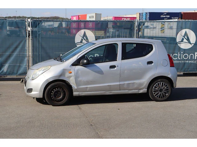 Personenauto suzuki alto benzine 68pk 2010 (marge) - afbeelding 1 van  1