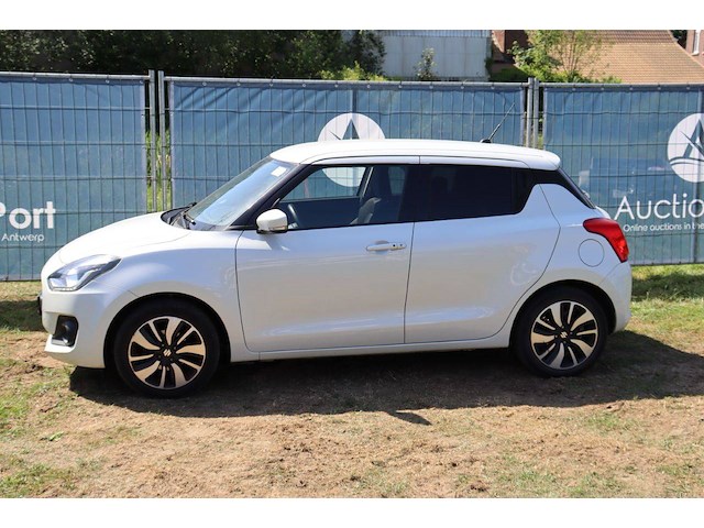Personenauto suzuki swift benzine mild hybride 90pk 2020 - afbeelding 1 van  1