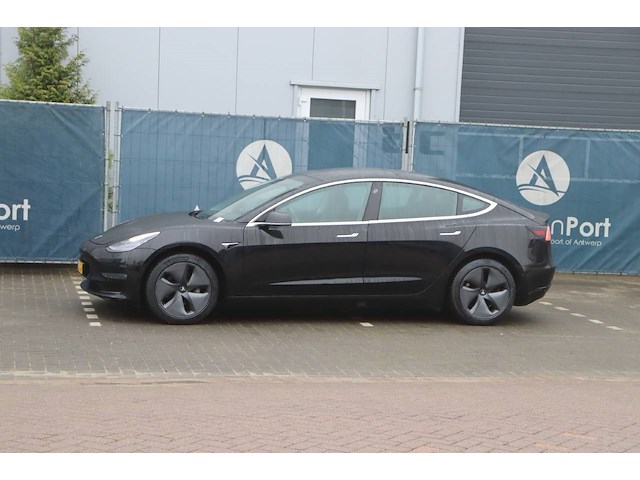 Personenauto tesla model 3 elektrisch 306pk 2019 - afbeelding 1 van  1