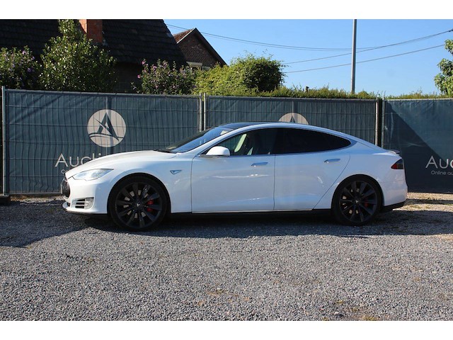 Personenauto tesla s 85+ elektrisch 94pk 2015 (marge) - afbeelding 1 van  1