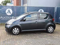 Personenauto toyota aygo benzine 68pk 2007
