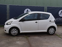 Personenauto toyota aygo benzine 68pk 2010 (marge) - afbeelding 1 van  1
